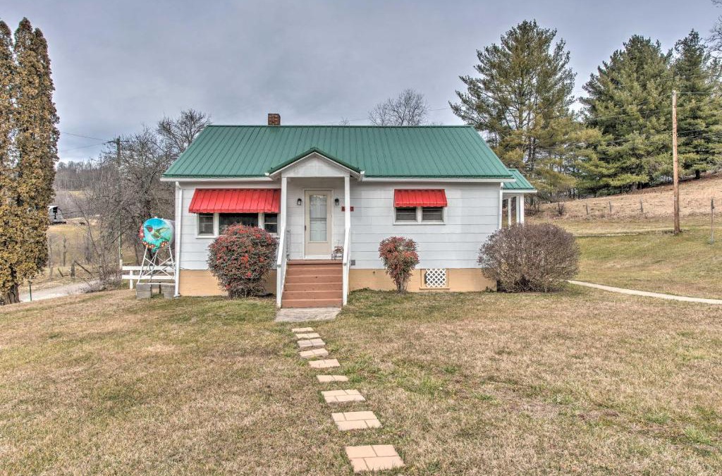 Independence House | Quaint and Scenic Country Cottage, 3 Mi to New River