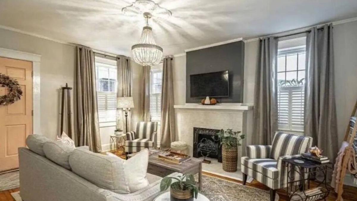 Florence House | Quaint Bungalow in Historic Downtown Florence