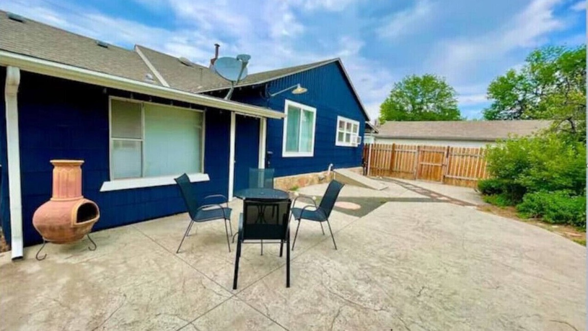Loveland House | Quaint Bungalow Steps From Lake and Down Town