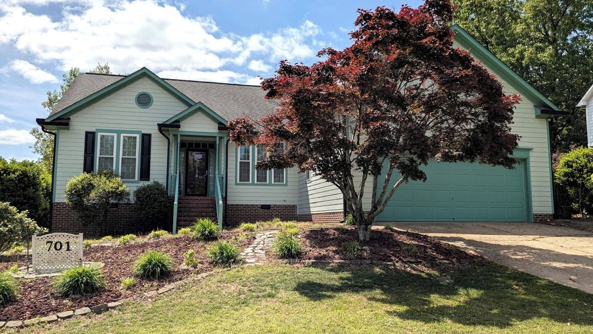 Fuquay-Varina House | Quaint, Clean, Mobility-Friendly Comfortable Home close to Raleigh