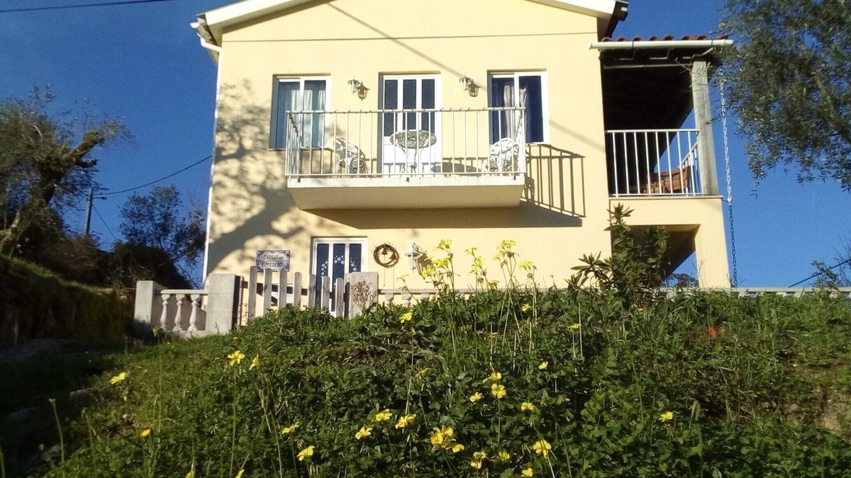 Miranda do Corvo Cottage | Quaint cottage in peaceful village with a restaurant in wine-making country !