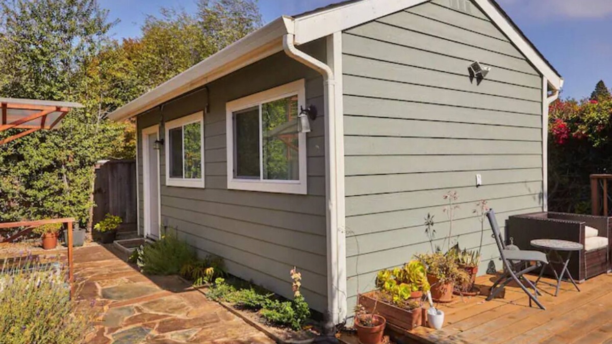 Kensington Apartment | Quaint Cottage nestled in the Kensington Hills