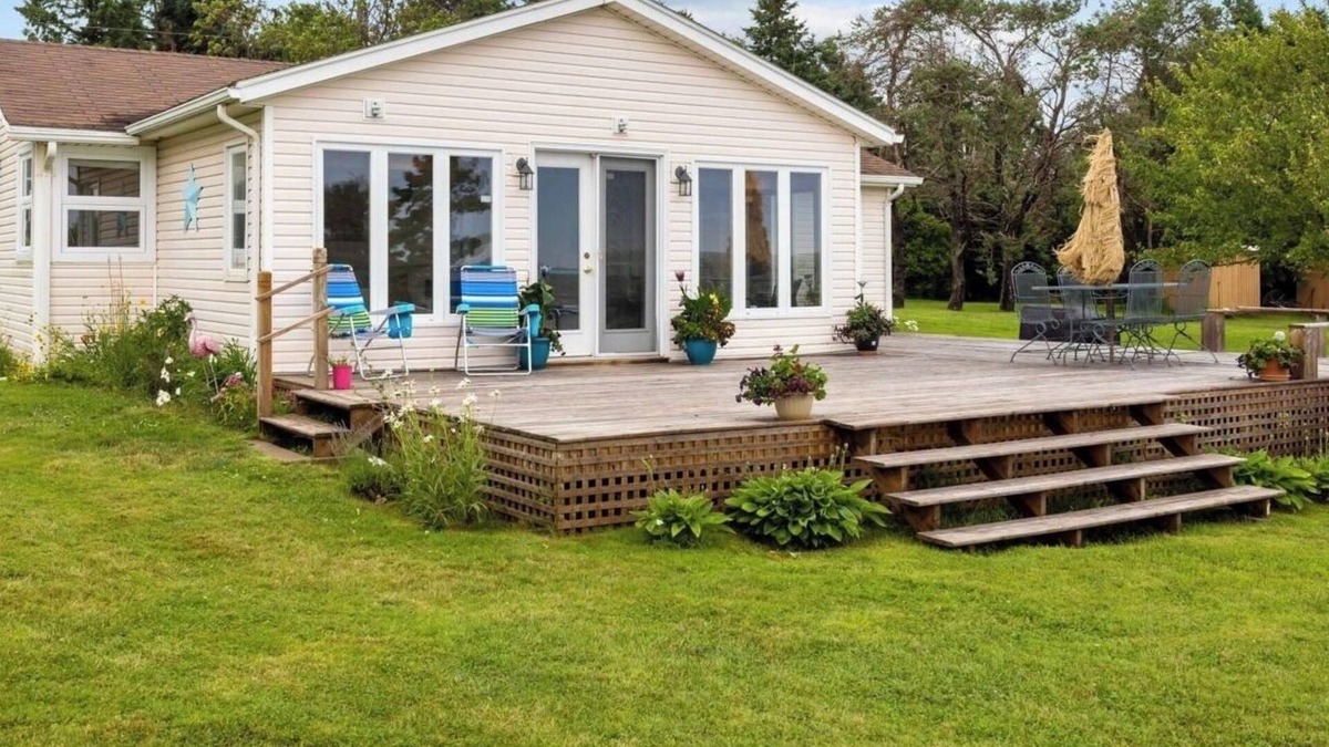 Rice Point Cottage | Quaint Cottage with direct beach access and water views that go on for miles.