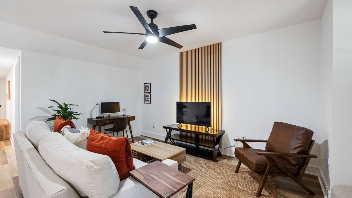 Downtown Apartment | Quaint & cozy living minutes from downtown Raleigh