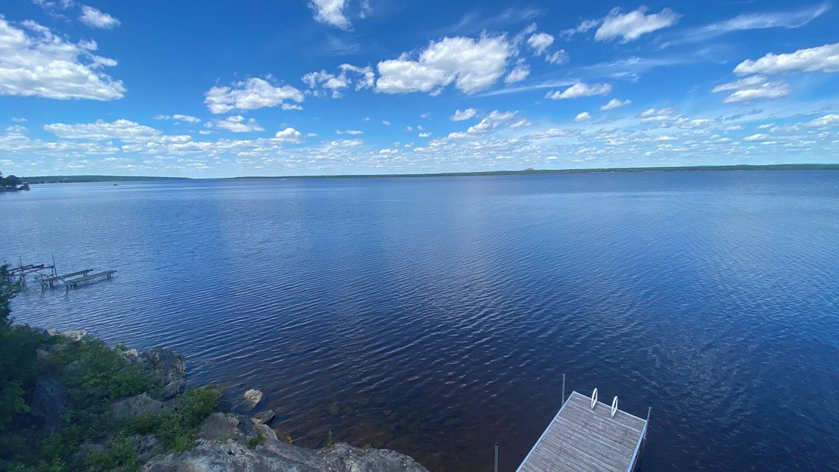 Arnprior Cottage | Quaint & Cozy: The most beautiful view of the Ottawa River in Arnprior!