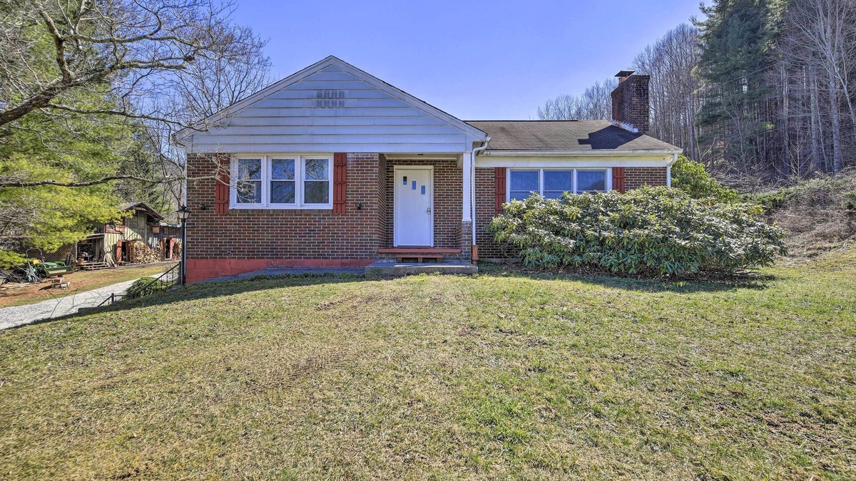 Atkins House | Quaint Creekside Home w/Spacious Deck & Yard