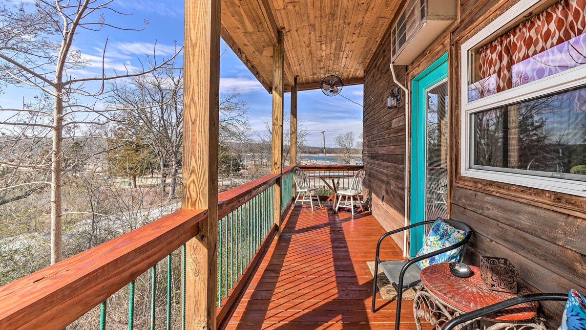 Diamond City Apartment | Quaint Diamond City Studio - Walk to Lake!