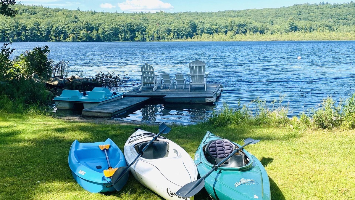 Dunbarton Cottage | Quaint Dunbarton Waterfront Cottage