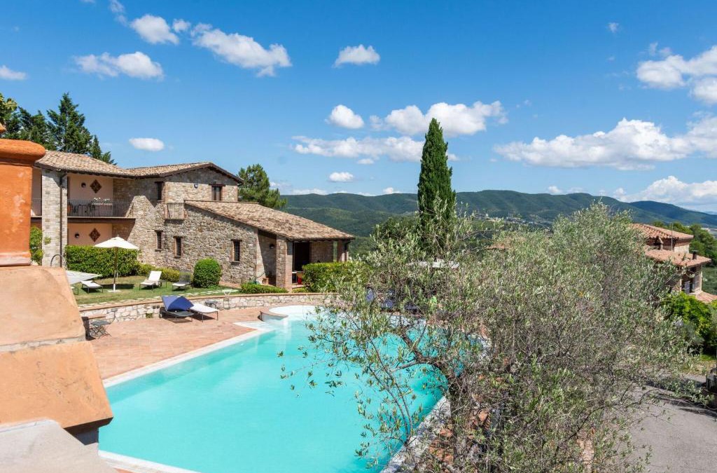 Canalicchio House | Quaint Holiday Home in Collazzone with Sauna & Whirlpool