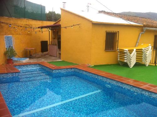 Portugalejo House | Quaint House in Canillas with Pool
