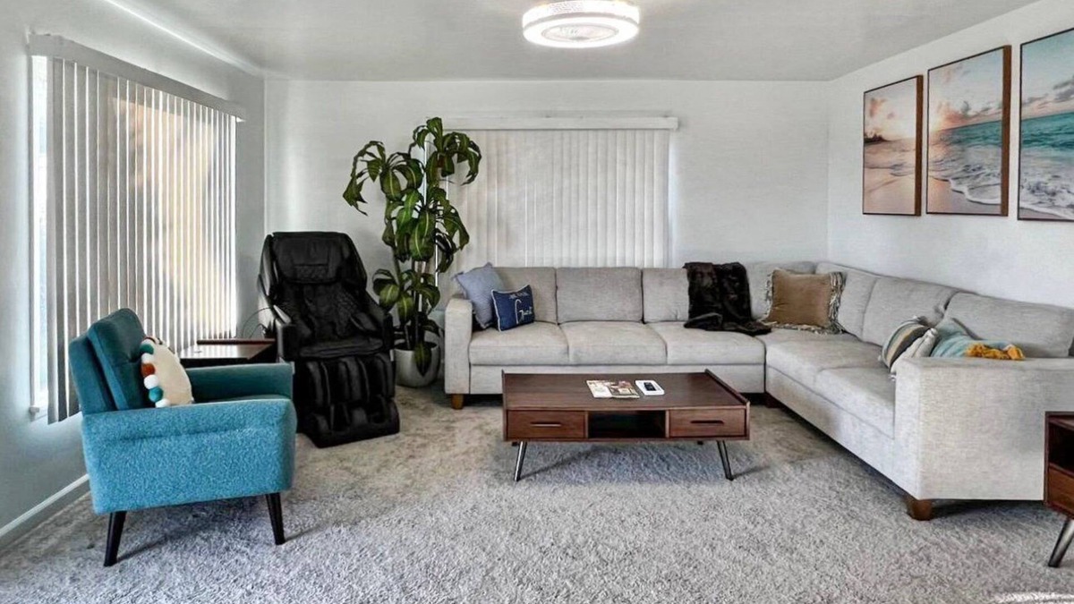 Ventura House | Quaint Mid-Century Cottage by the Coast