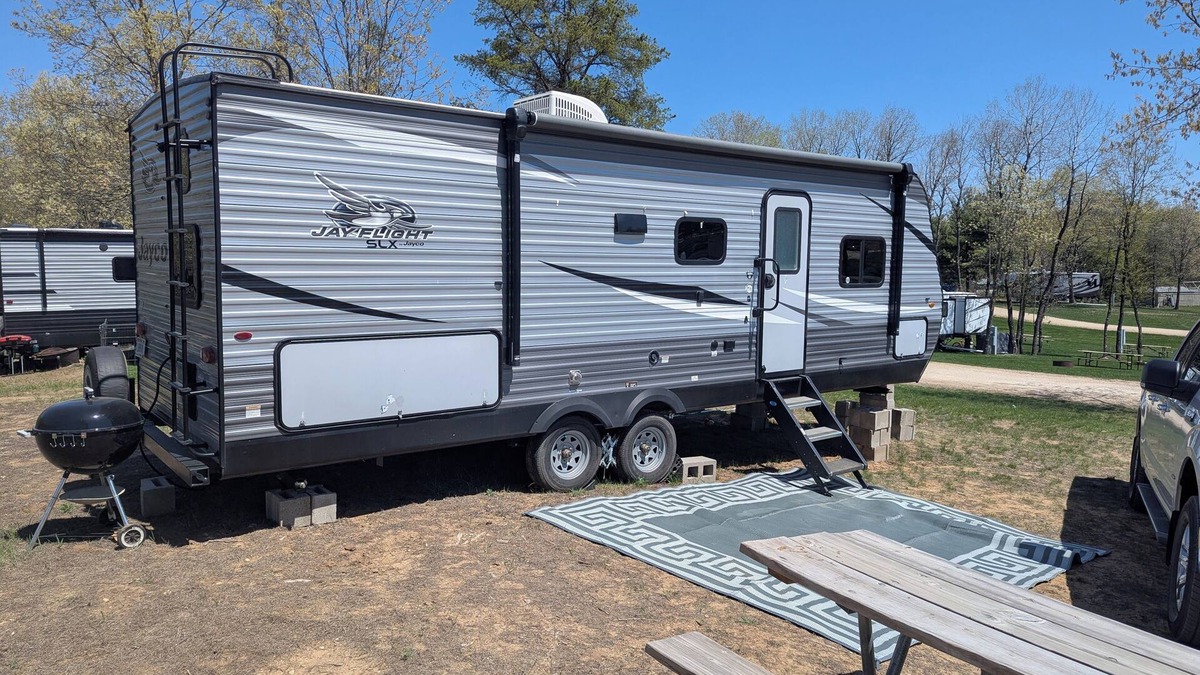Oxford House | Quaint RV with AC in charming Oxford