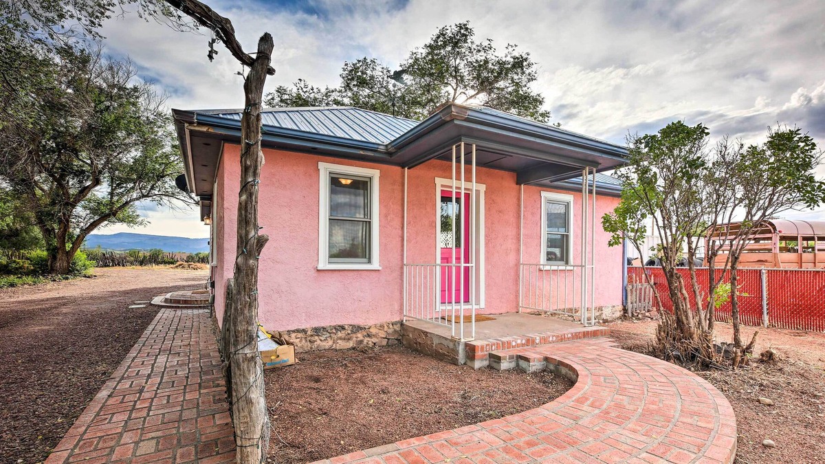 Springerville House | Quaint Springerville Home: Hike, Ski & Hunt!