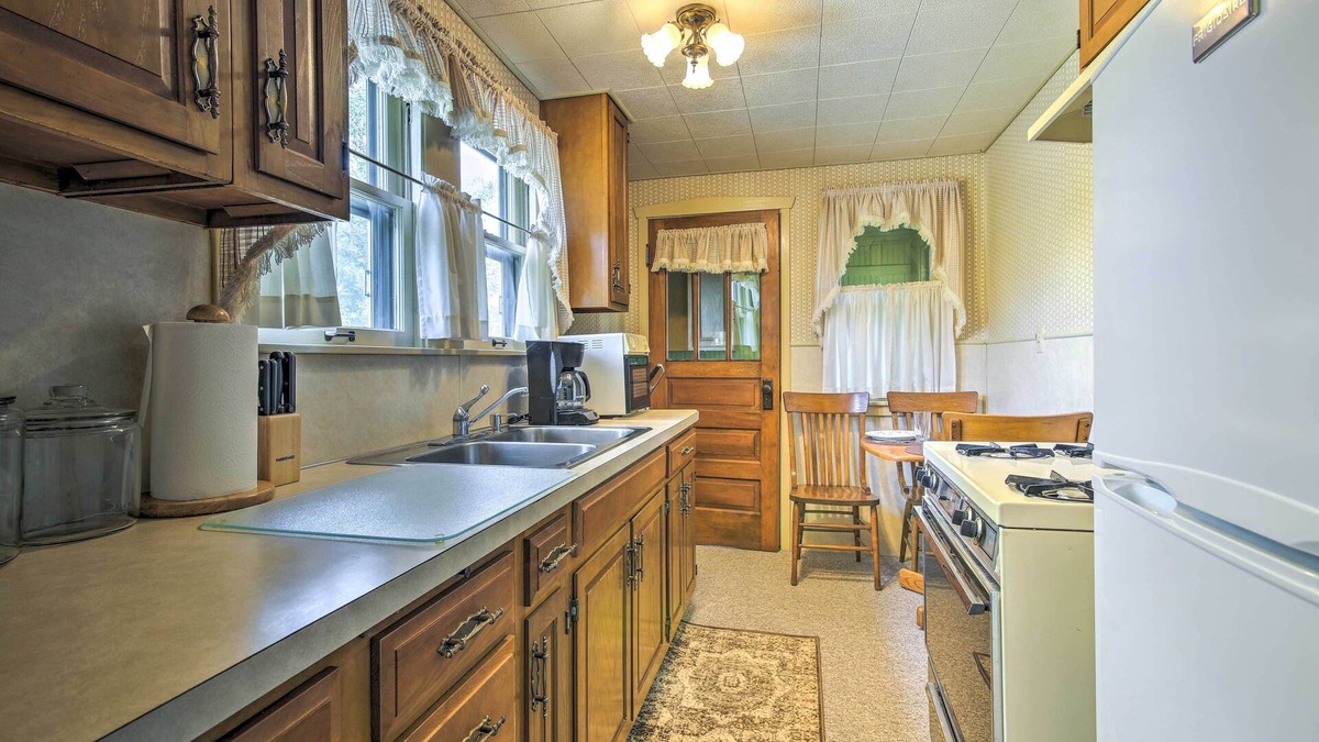 Stockton House | Quaint Stockton Escape Near Community Park!