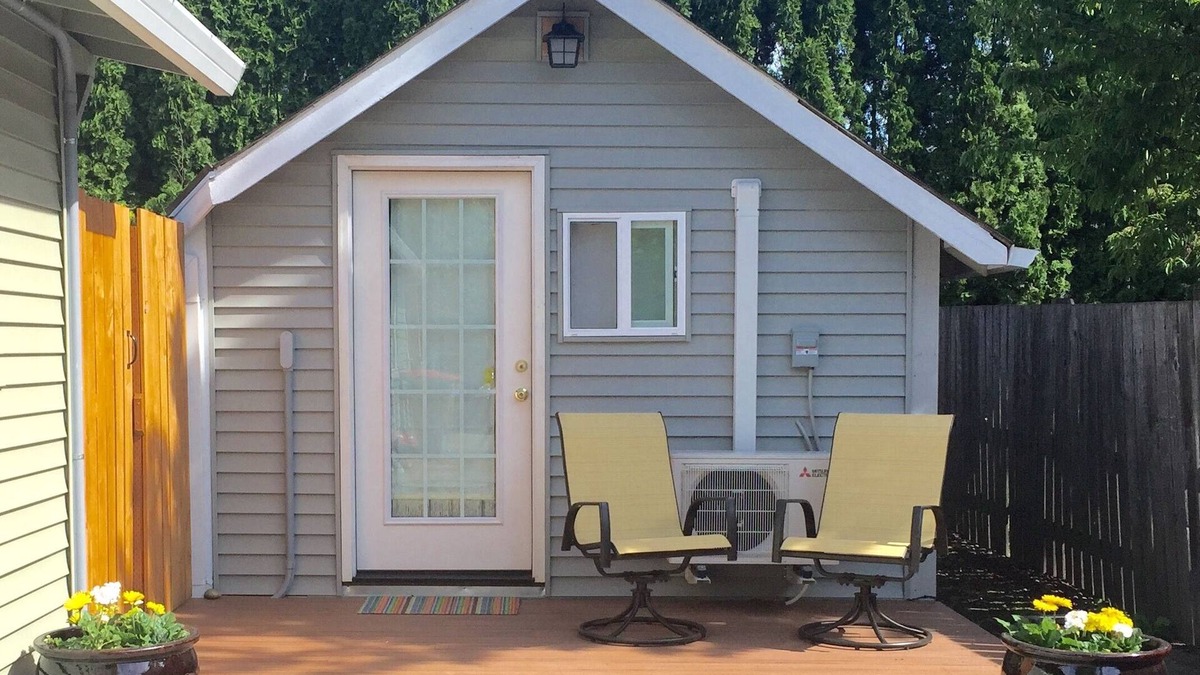 McMinnville Apartment | Quaint Studio Cottage Within Walking Distance to Historic Downtown McMinnville