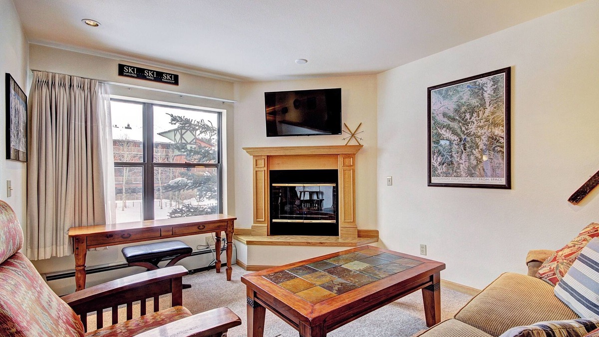 Historic District Condo | Quaint Winter Hideaway Sleeps 4- Across from Vibrant Main St