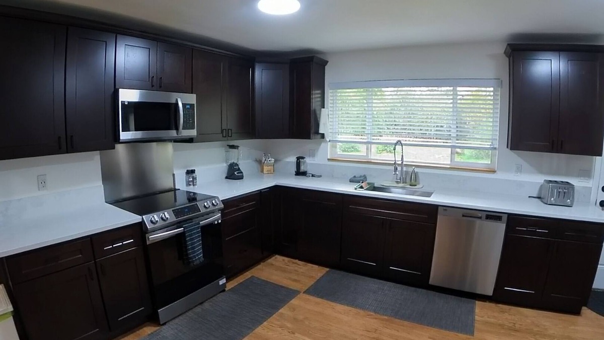 West Slope House | Quaint yet Modern 2-bedroom house with privacy in Beaverton