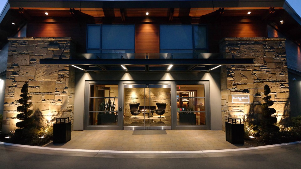 Regional District of Nanaimo Hotel | Qualicum Beach Inn