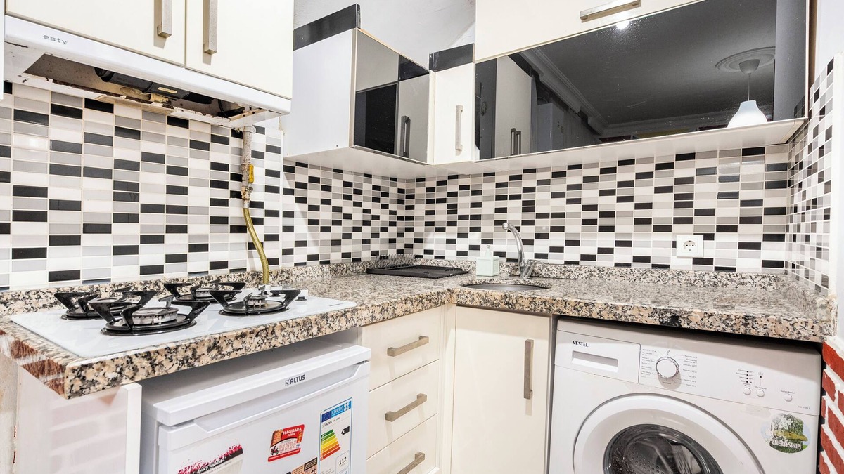 Celiktepe Mahallesi House | Quality & Comfy Central Apartment “Whole Place” with Delightful AC