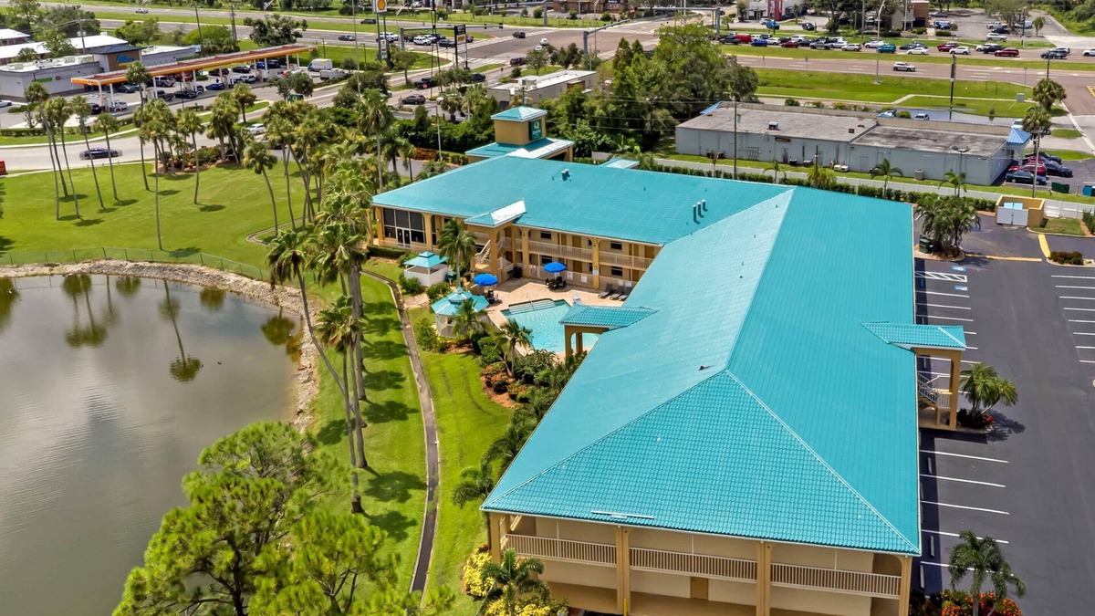 Bradenton Hotel | Quality Inn Bradenton North I-75