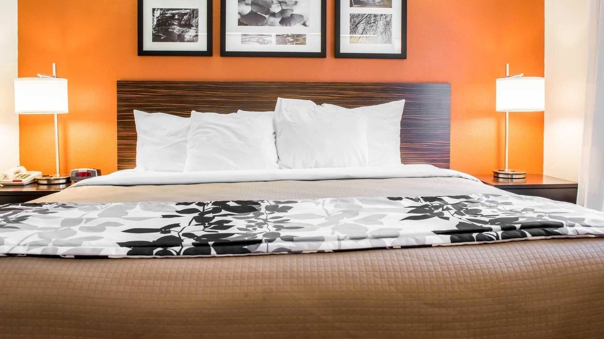 Bridgeport Hotel | Quality Inn Bridgeport - Clarksburg