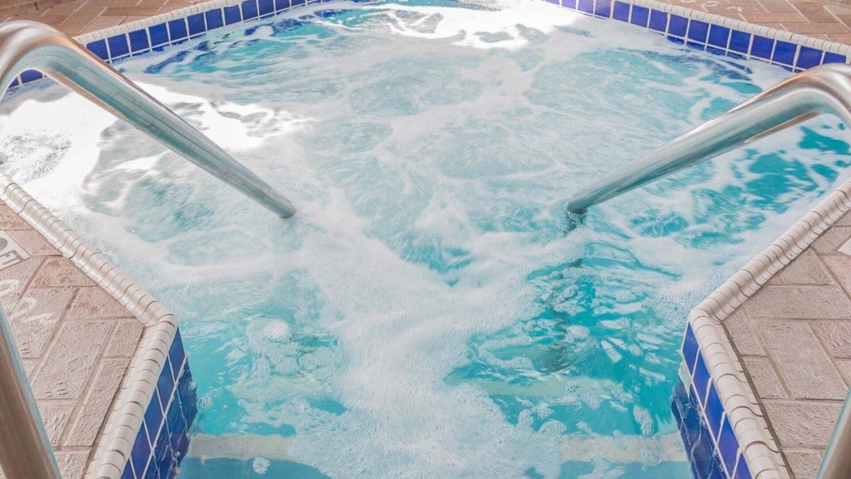 Walker Hotel | Quality Inn Grand Rapids North