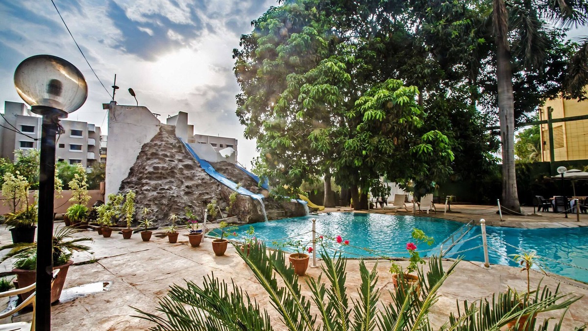 Nashik Road Hotel | Quality Inn Regency