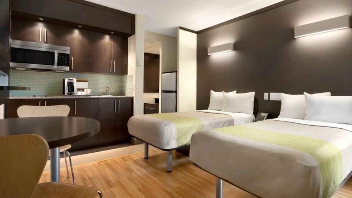 Hanover Place Hotel | Quality Inn & Suites Kansas City Downtown
