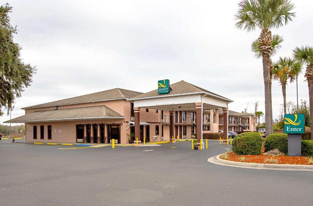 Boys Ranch Hotel | Quality Inn & Suites Live Oak I-10 Exit 283