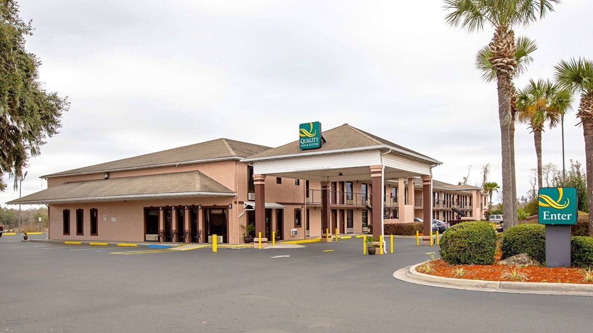 Boys Ranch Hotel | Quality Inn & Suites Live Oak I-10 Exit 283