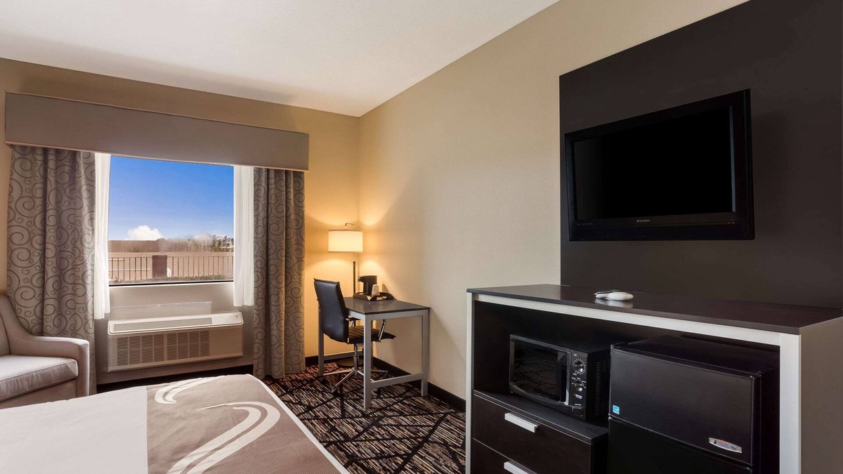 Pearl Hotel | Quality Inn & Suites Pearl - Jackson