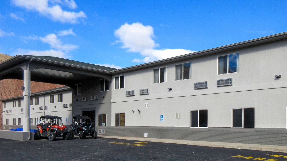 Salina Hotel | Quality Inn & Suites Salina National Forest Area