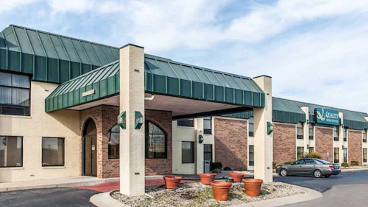 Shelbyville Hotel | Quality Inn & Suites Shelbyville I-74