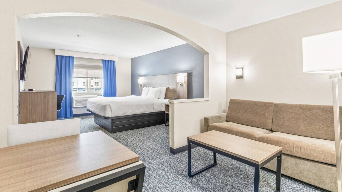 Glenwood Springs Hotel | Quality Inn & Suites On the River