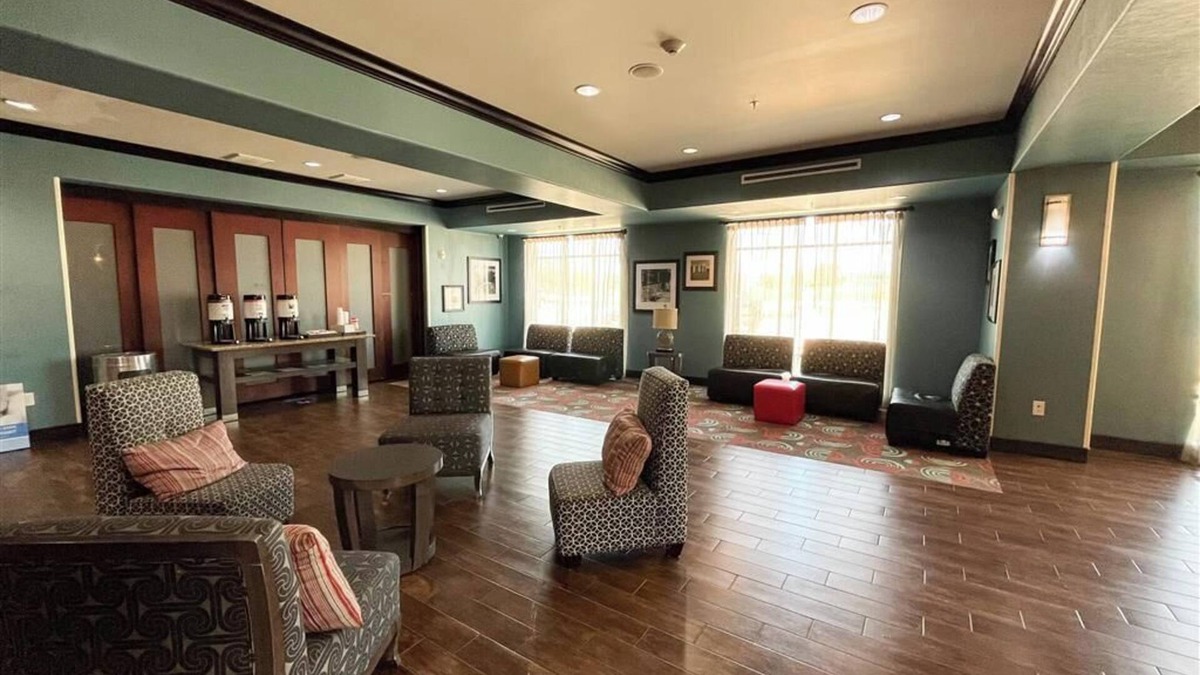 Pearsall Hotel | Quality Inn & Suites