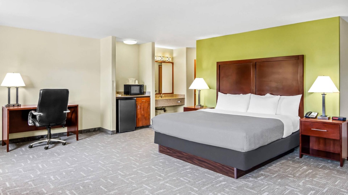 Eagle Hotel | Quality Inn & Suites Vail Valley