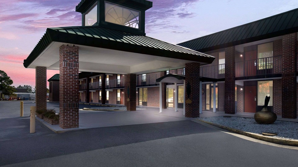 Vidalia Hotel | Quality Inn & Suites Vidalia