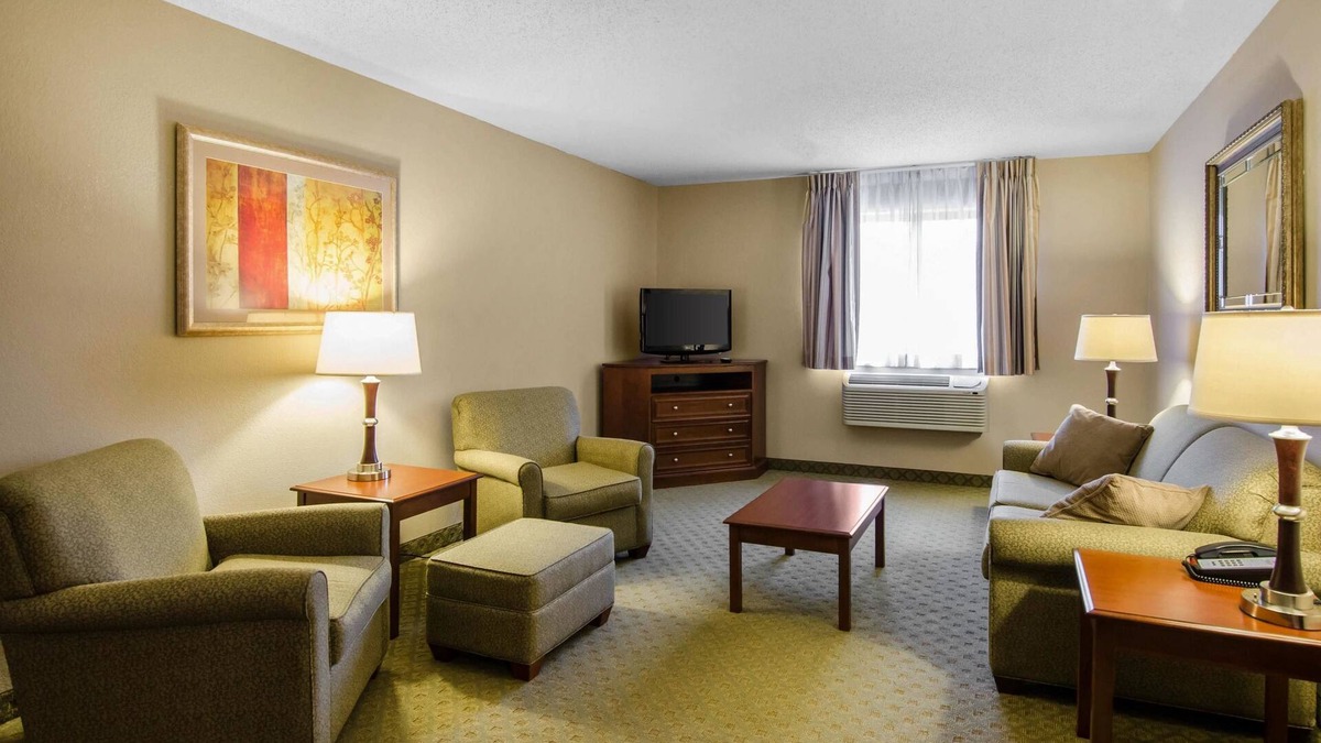 Summersville Hotel | Quality Inn Summersville - New River Area