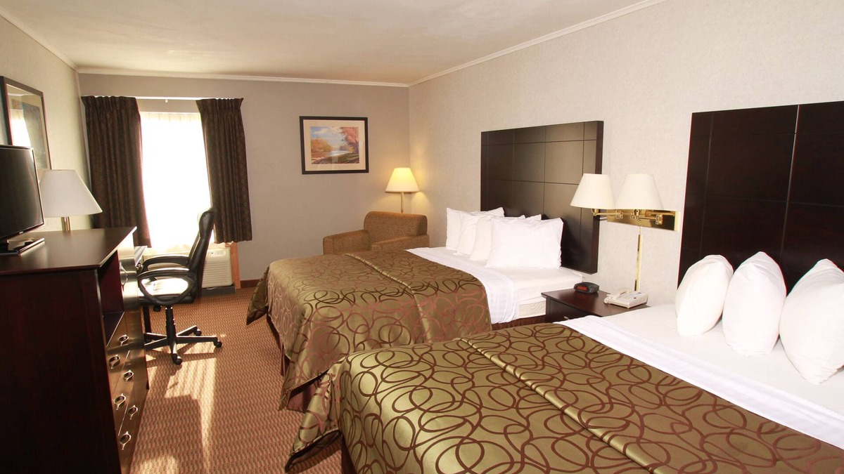 Tully Hotel | Quality Inn Tully I-81