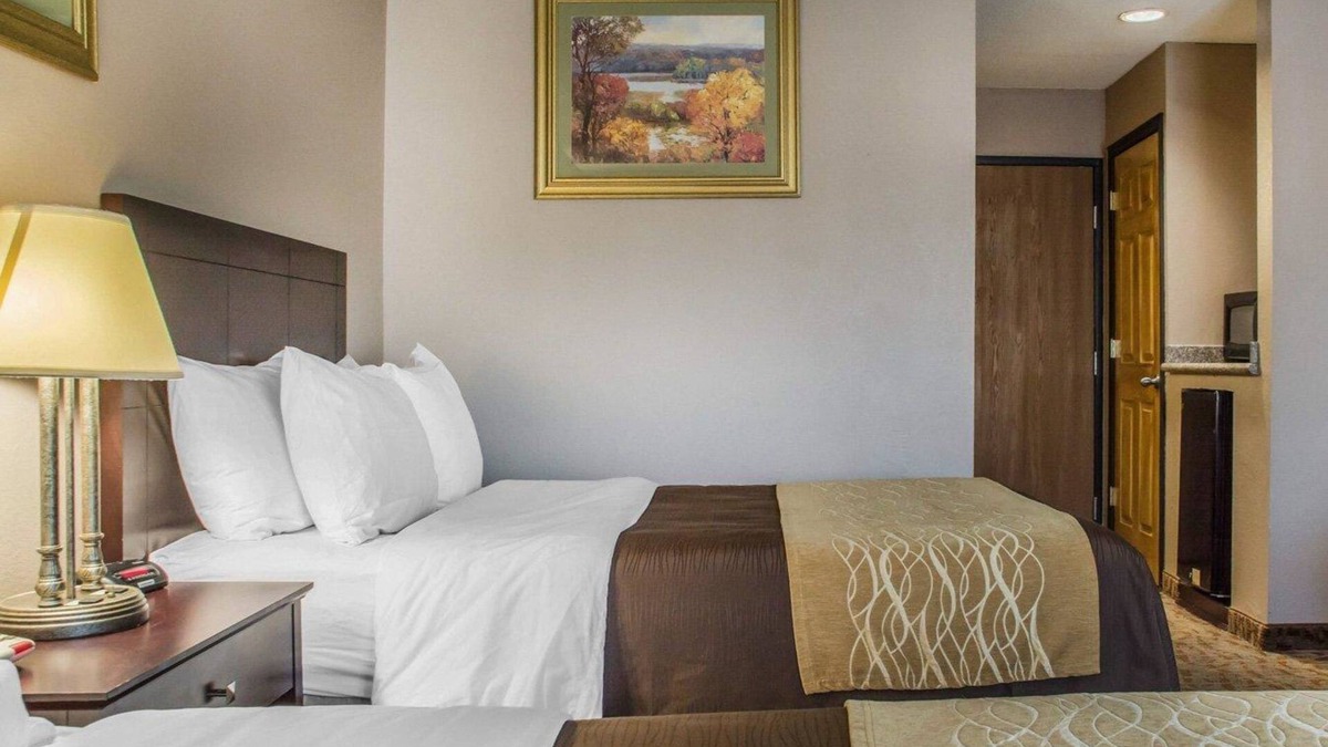 Lockport Hotel | Quality Inn