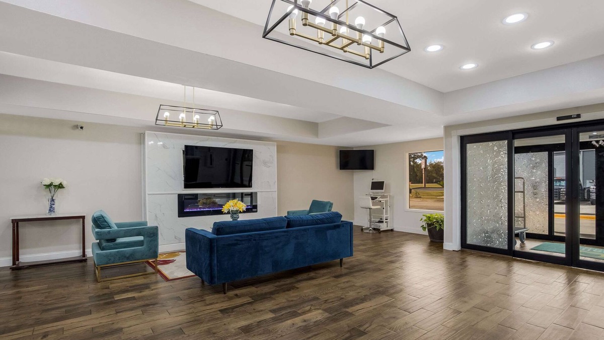 Moultrie Hotel | Quality Inn
