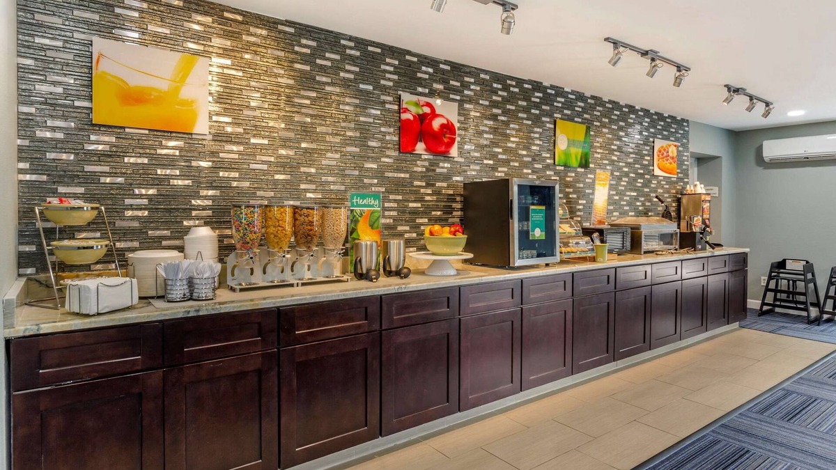 Verona Hotel | Quality Inn Verona - Staunton North
