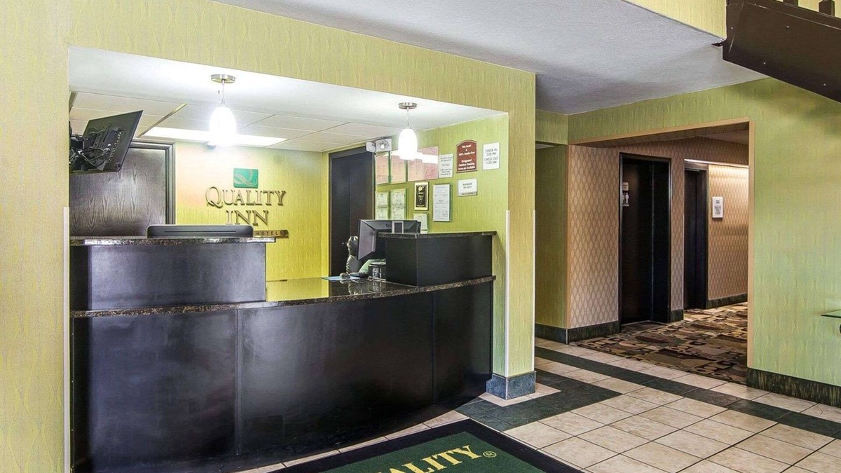 Sweetwater Hotel | Quality Inn West