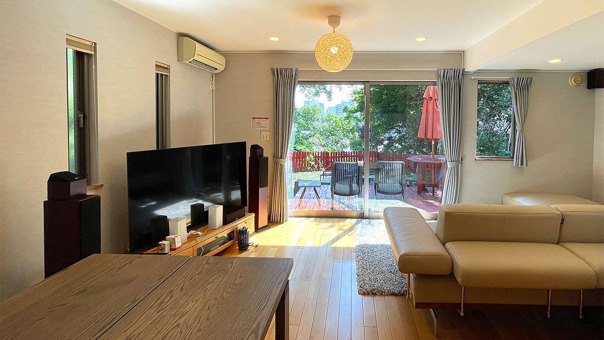 Honkomagome Apartment | Quality lodging in the heart of Tokyo. A 4-minute walk from Tabata Station on the JR Yamanote Line. Maximum of 19 people.