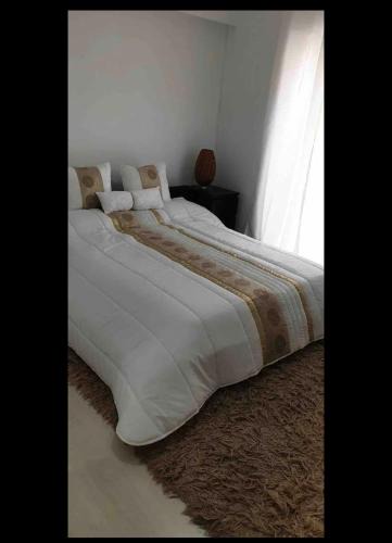 Santa Iria de Azoia House | Quarto privado num apartamento partilhado