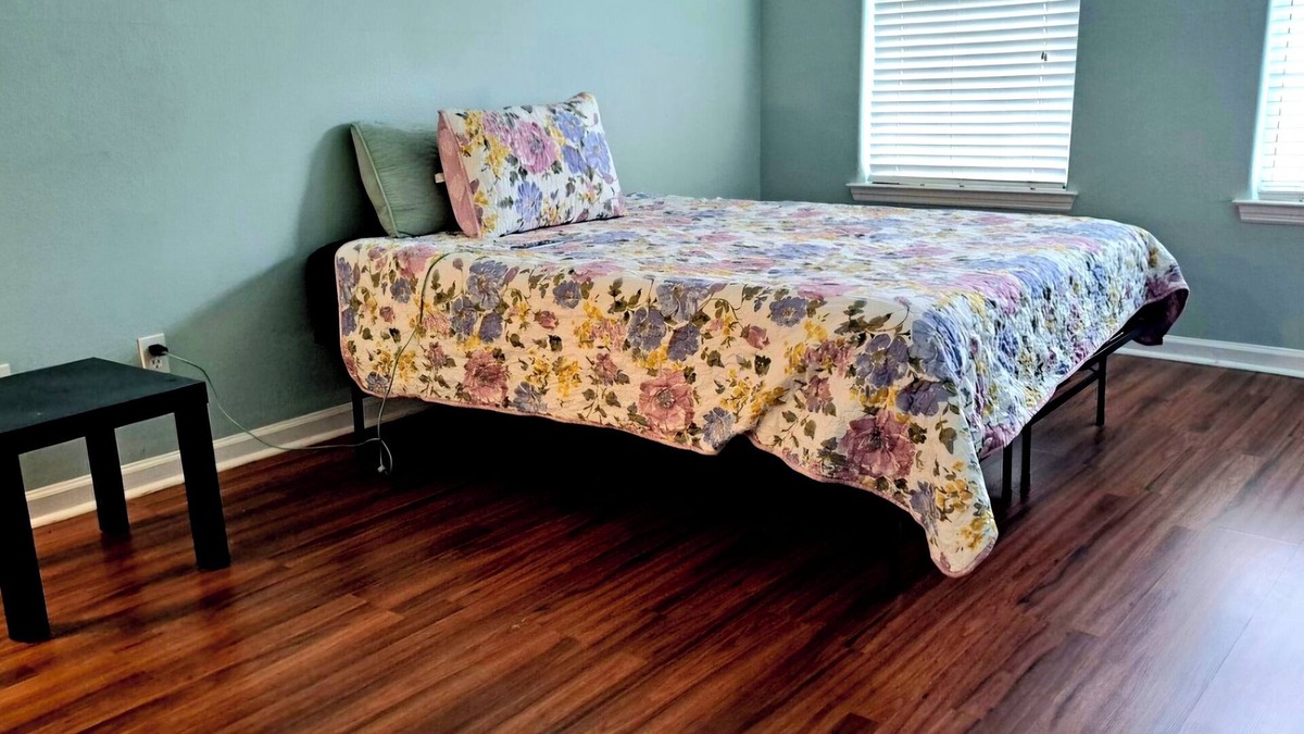 Tallahassee House | Queen bed w/ Full bath!