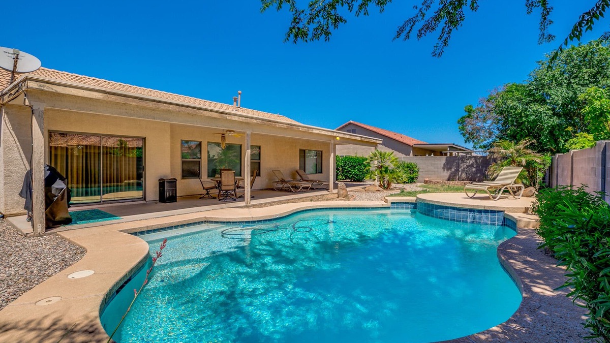 Castlegate House | Queen Creek Pool Home! Close to Marketplace!