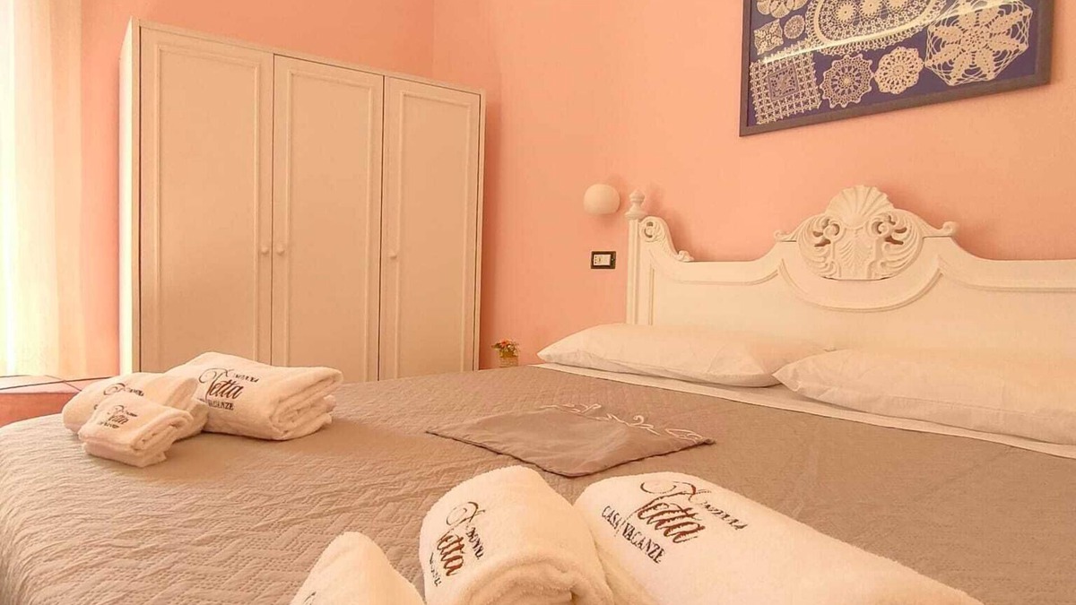 Novoli Apartment | Queen Room "Lace and Lace" with hot tub x guests