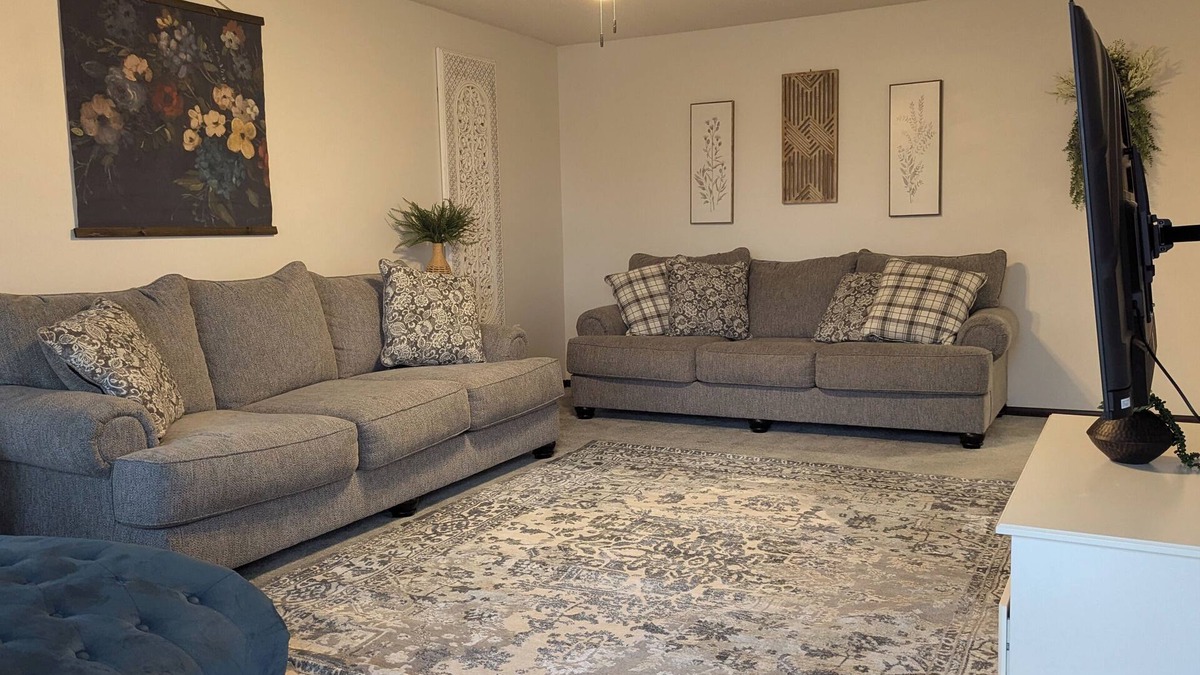 Kirksville House | Queen's Quarters : 3 bedroom/1 bath Townhome, Centrally Located.