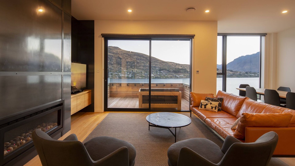 Frankton Villa | Queenstown Remarkable Lake & Mountain Views